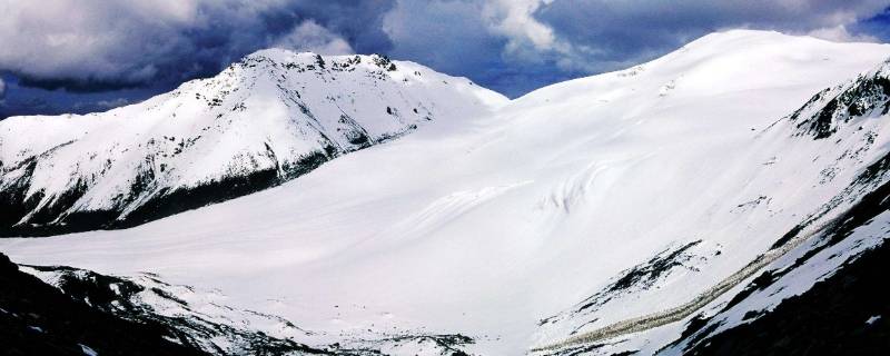 积雪化得快的是什么方向